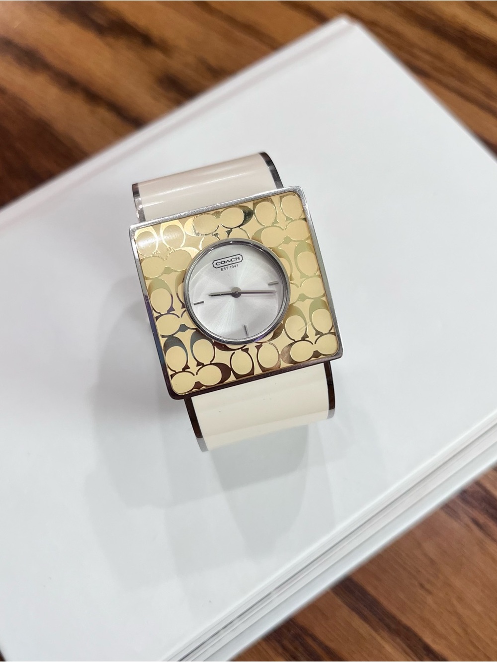 Y2K Coach Mia Bangle Watch – legacy C (New Battery)